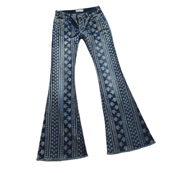 Free People Denim - Free People Bali Flare Jeans size 26 Low Rise Floral Bleach Dye Pattern